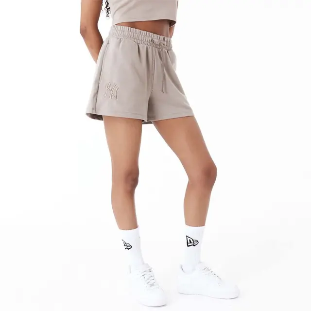 New Era Women's MLB Lifestyle New York Yankees Shorts Καφέ 60435310 (New Era)
