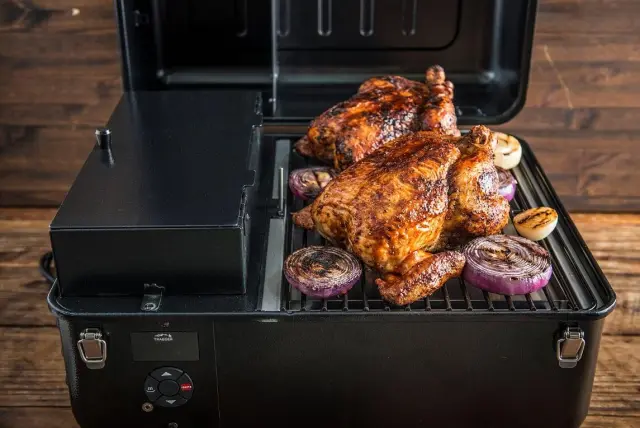 Φορητή Ψησταριά Pellet RANGER - TRAEGER 3