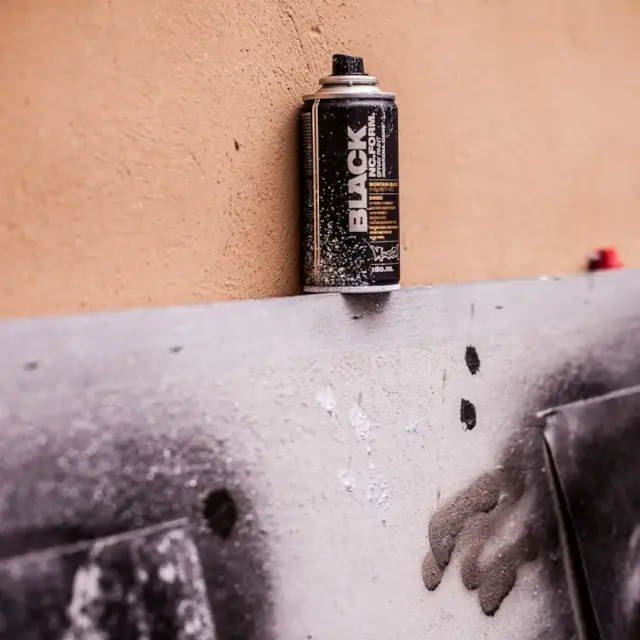 Montana Black Spray Paint 150ml BLK-2093 Code Red 3