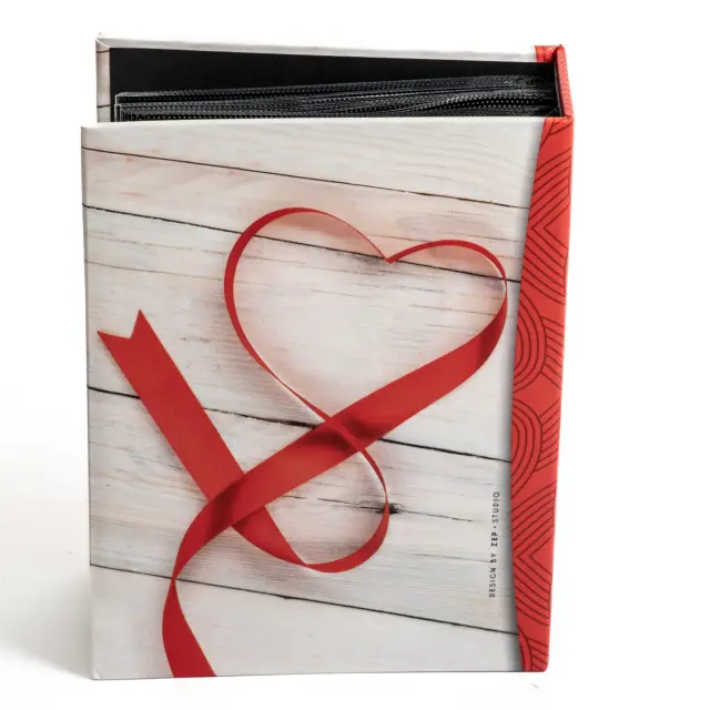Άλμπουμ ROMANCE με θήκες για 100 φωτογραφίες 10×15 Αγίου Βαλεντίνου - hearts in ribbon 3