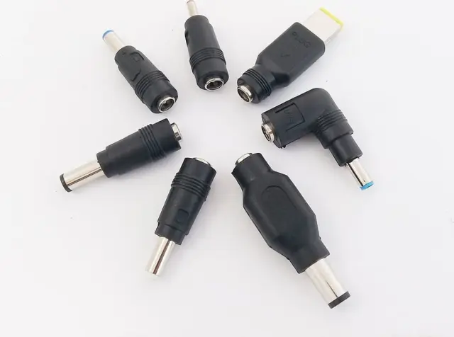 YUA702 Universal Τροφοδοτικό 70W Με Ρυθμιστή Τάσης Εξόδου Και 7 Γωνιακά Βύσματα 3