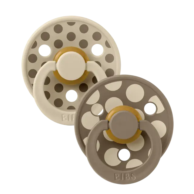 BIBS – STUDIO COLLECTION ΣΕΤ ΠΙΠΙΛΕΣ 2ΤΜΧ – POLKA DOT VANILLA/DARK OAK – ΣΤΡΟΓΓΥΛΗ No2