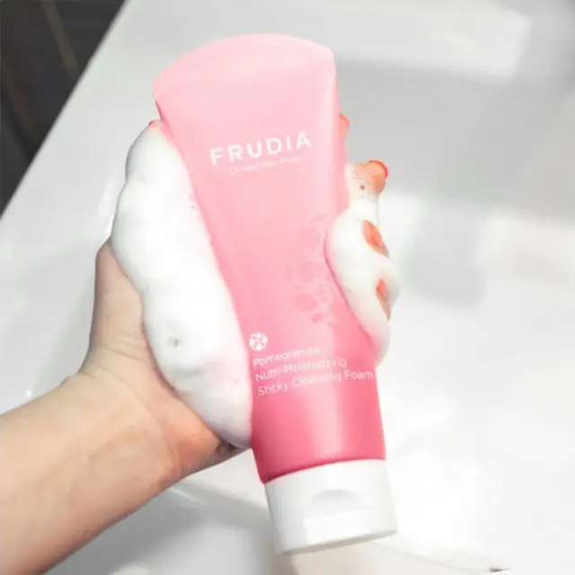 Frudia Pomegranate Nutri-Moisturizing Sticky Cleansing Foam 145ml 2