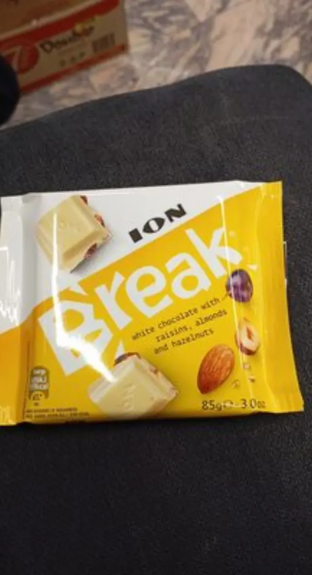 ION Break Σοκολάτα Λευκή με Σταφίδες, Αμύγδαλα + Φουντούκια 100gr 1 τμχ