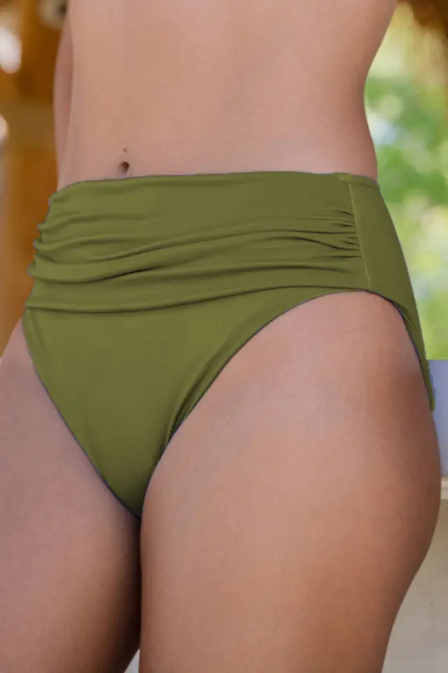 Mονόχρωμο μπικίνι σλιπ plus size
