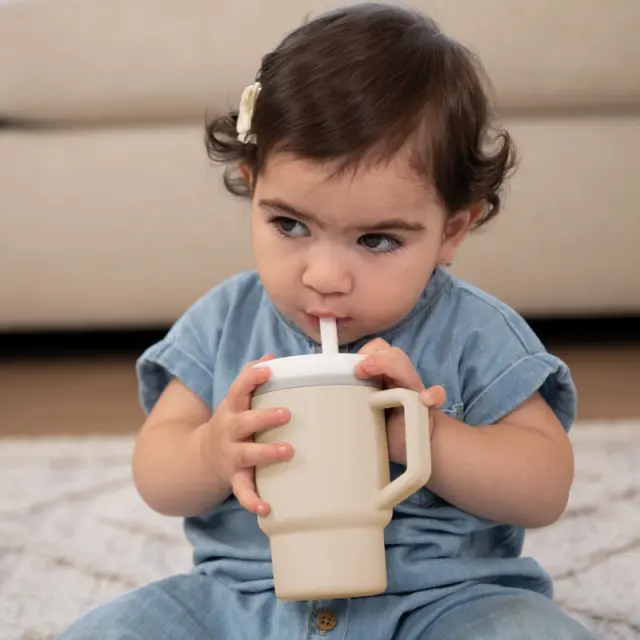 INFANTINO My 1st Tumbler -Το Πρώτο μου Ποτήρι χρ της αμμου- κύπελο με καλαμάκι σιλικόνης 260 ml 3