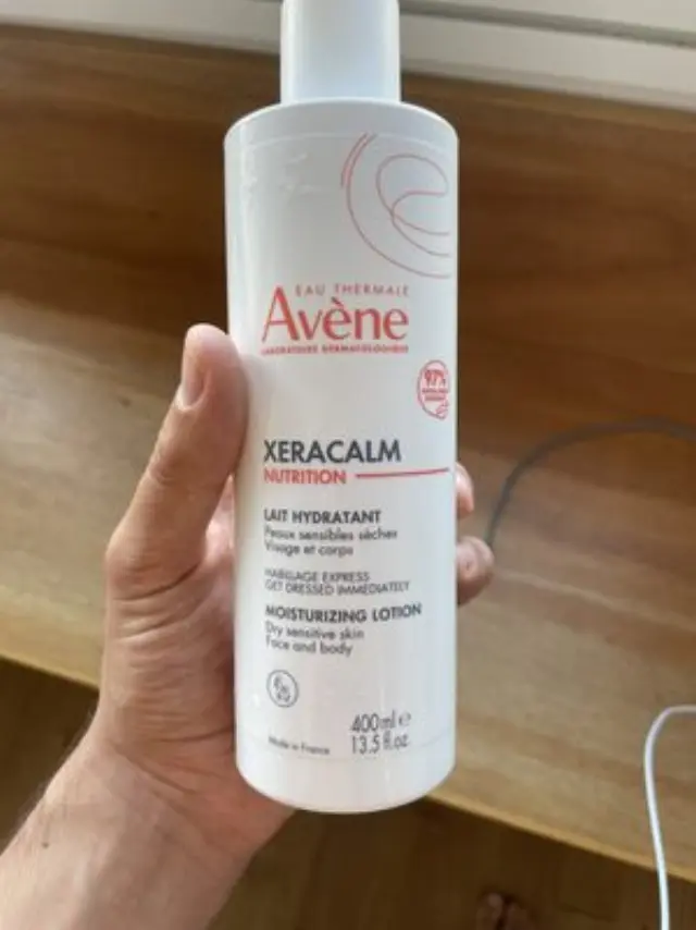 Avene XeraCalm Nutrition Moisturizing Lotion Ενυδατική και Καταπραϋντική Λοσιόν για Πρόσωπο και Σώμα, 400ml