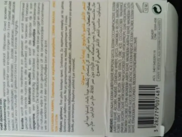 Klorane Blond Highlights Shampoo with Chamomile Σαμπουάν με Εκχύλισμα Χαμομηλιού για Ξανθές Ανταύγειες, 200ml 2