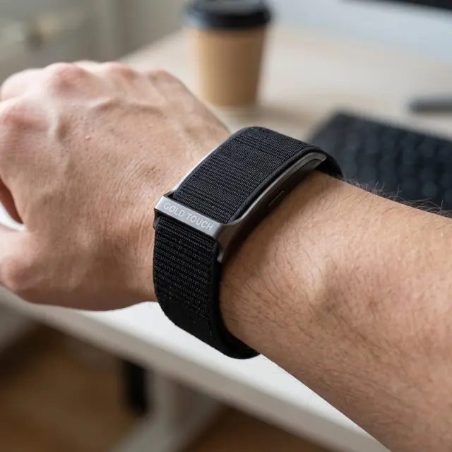 Screenless Fit band - Gold Touch Vitals 3