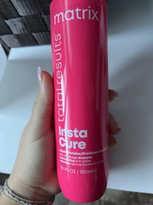 Matrix Total Results Insta Cure Anti-Breakage Shampoo fortifying shampoo for dry and brittle hair 300 ml
