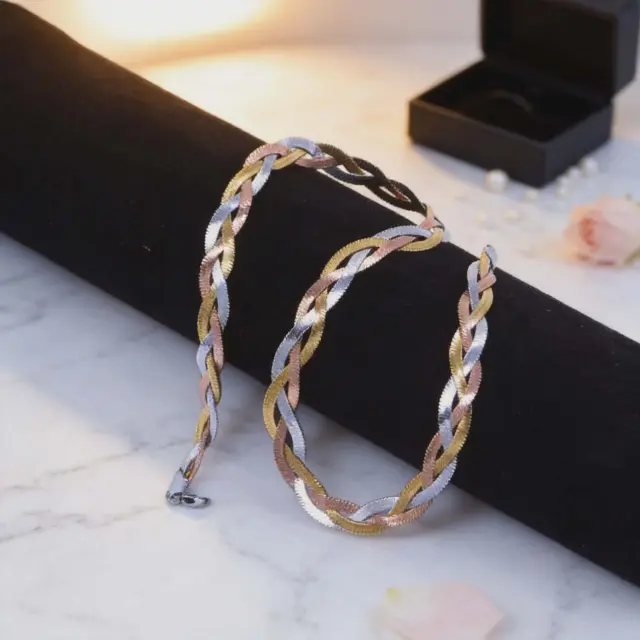 Tricolor Twist – Soft Luxury Necklace
