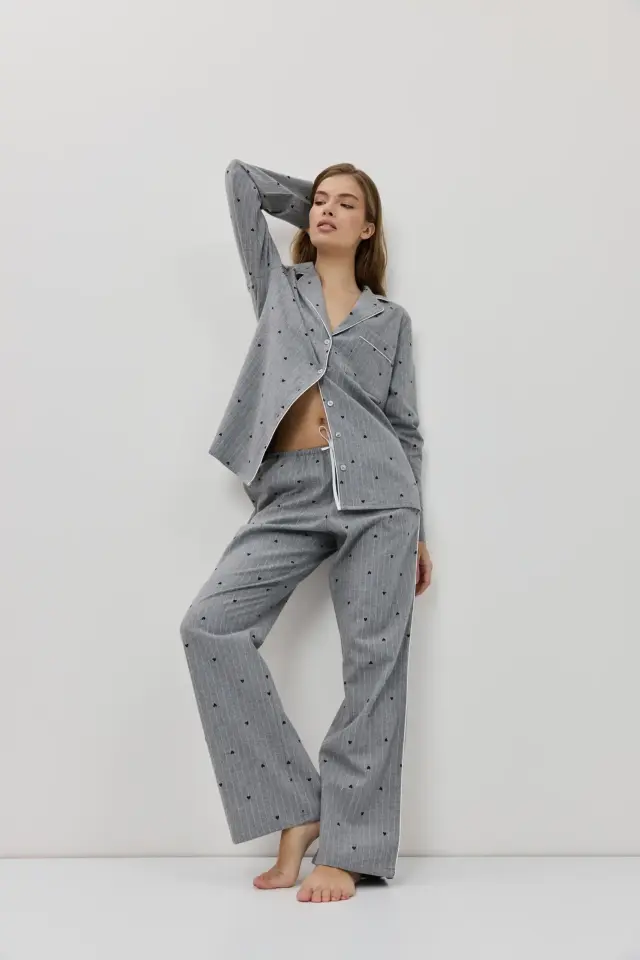 Aruelle Harriet Βαμβακερή Flannel Πιτζάμα Με Κουμπιά Γκρι Ριγέ Με Καρδούλες 3
