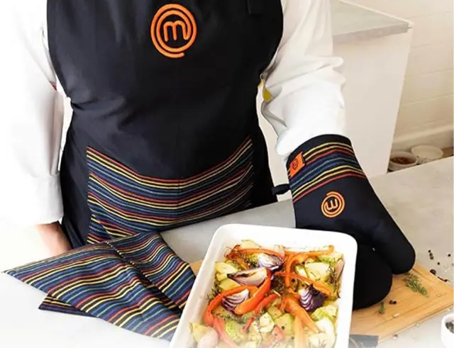 Σετ Ποδιά Λαιμού Vivid MasterChef με γάντια και πετσέτες - 5τμχVRD309102867 3