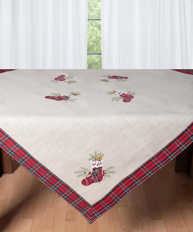 χριστουγεννιάτικο τραπεζοκαρέ ( 140cm x 140cm) 4079 - -