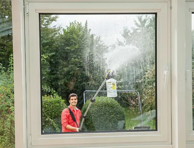 Καθαριστικό 3 σε 1 γυάλινων επιφανειών Karcher RM 627 με χωρητικότητα 1lt 6.295-474.0 2