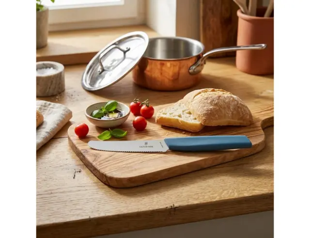 Μαχαίρι Γενικής Χρήσης Victorinox Swiss Modern με μήκος λεπίδας 11cm - Blue6.9006.11W2