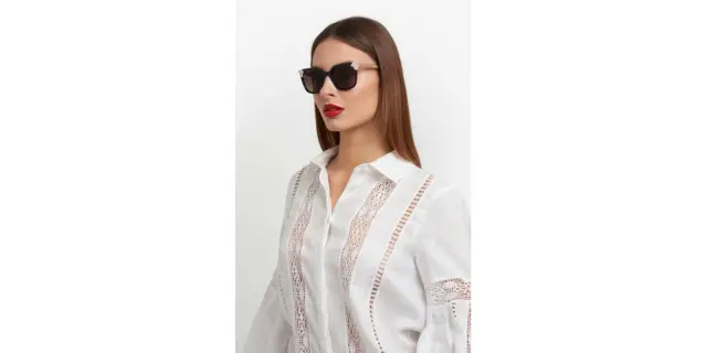Carolina Herrera Γυναικεία Γυαλιά Ηλίου με Καφέ Ταρταρούγα Κοκκάλινο Σκελετό και Καφέ Ντεγκραντέ Φακό HER 0308/S 086/HA 3