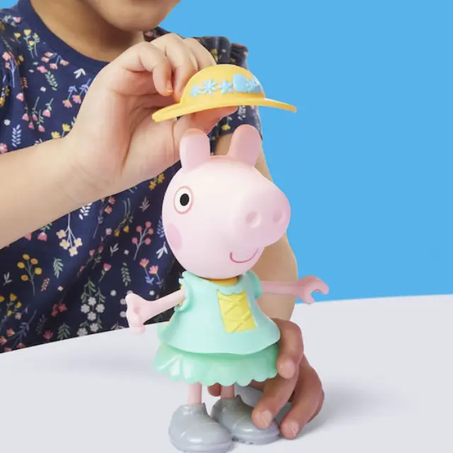 Hasbro Peppa Pig Peppas Dress Up Wardrobe Playset (G1017) 3