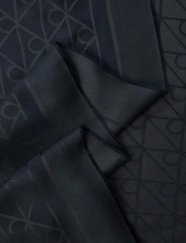 Calvin Klein Γυναικείο Ελαφρύ Φουλάρι Emblem AOP Glossy Tonal Scarf 3