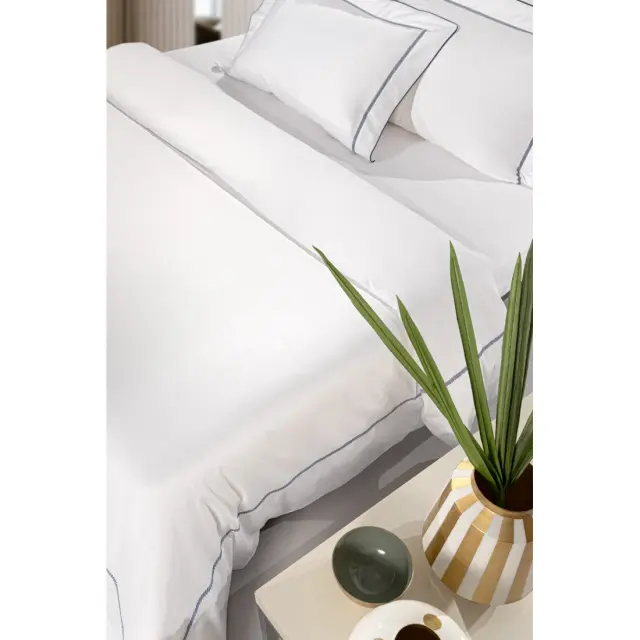 Σετ Παπλωματοθήκη King Size 3 Τεμαχίων Guy Laroche Elite White/Marine 250x240 3