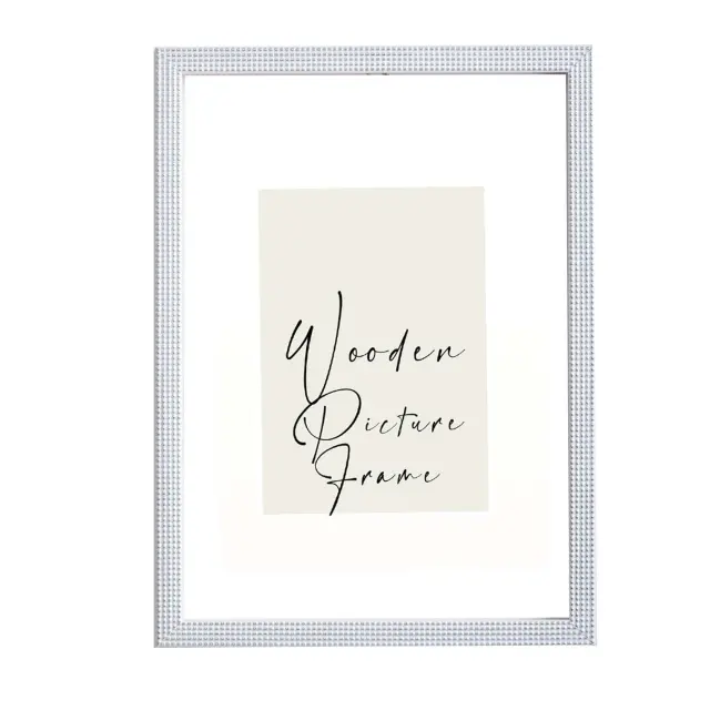 Κορνίζα ξύλινη τοίχου για φωτογραφία χρώμα λευκή με ασημί σκαλιστή ανάγλυφη πέρλα, τζάμι Ματ (Κ42-3)