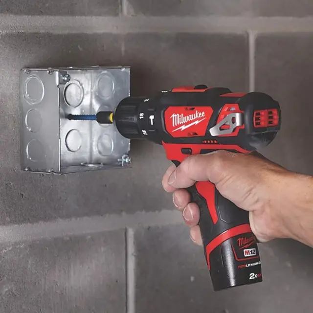 Milwaukee 4933441940 - Κρουστικό Δραπανοκατσάβιδο 12V Li-ion, M12 BPD-202C με 2 Μπαταρίες των 2Ah (2x 2Ah) + Φορτιστή + Βαλίτσα 2