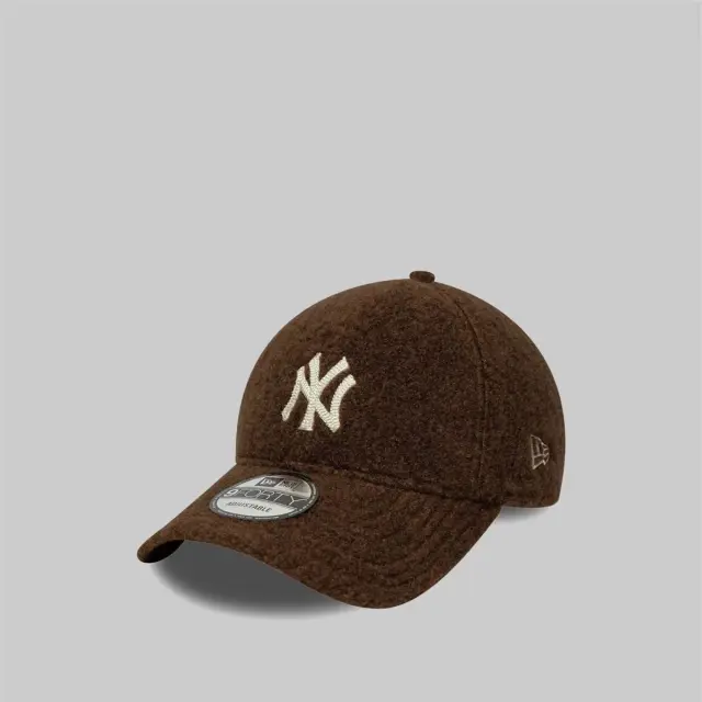 New Era New York Yankees MLB Winter Borg Brown 9FORTY Adjustable Cap 60915754 - One Size