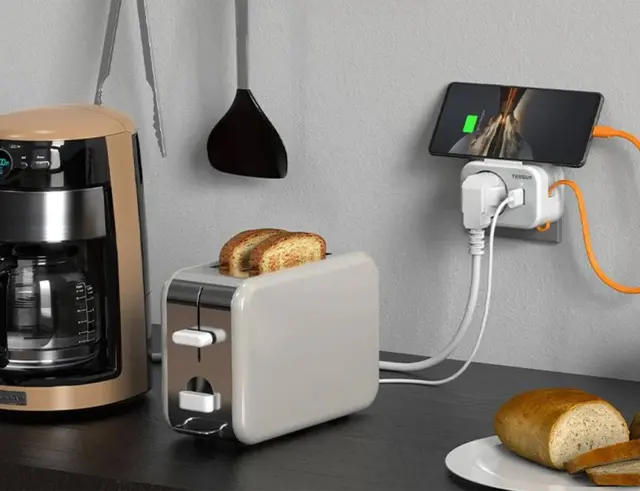 Πολύπριζο Tessan TS-332-DE με ενσωματωμένο καλώδιο USB-C 15cm - 1x Schuko, 1x USB-A, 1x USB-C - Λευκό TS-332-DE