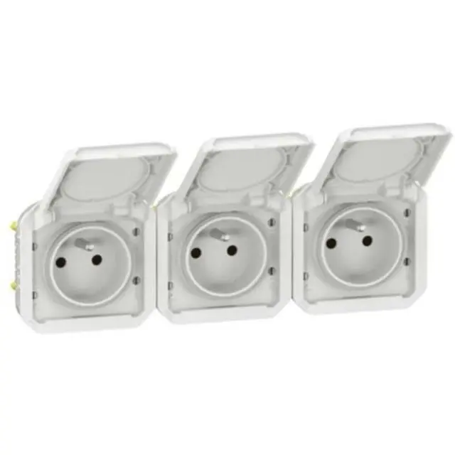 Plexo Mechanism French standard horizontal prewired socket outlet - 3 gang - White