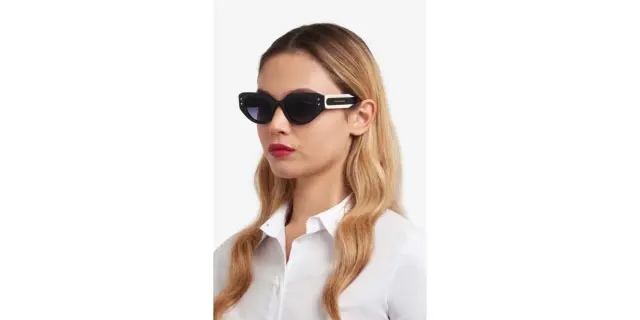 Carolina Herrera Γυναικεία Γυαλιά Ηλίου με Μαύρο Κοκκάλινο Σκελετό και Μαύρο Φακό HER 0221/G/S 3H2/9O 3