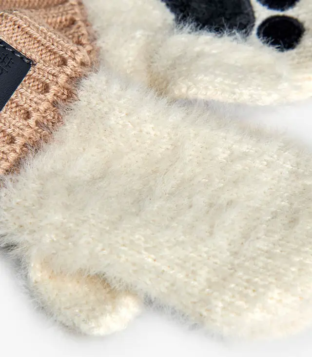 Knitwear mittens for baby -BCI 2