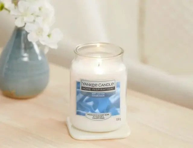 Αρωματικό Κερί Yankee Candle με διάρκεια καύσης έως 125 ώρες και άρωμα Soft Cotton 1570496E