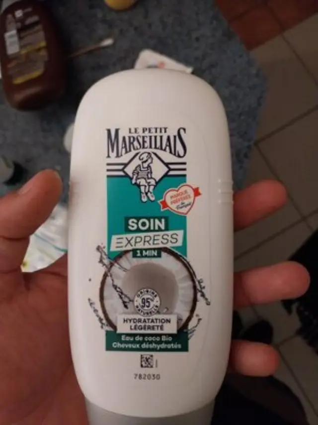Le Petit Marseillais Hydration Infusion Conditioner Μαλακτική Κρέμα Μαλλιών με Νερό Καρύδας 200ml