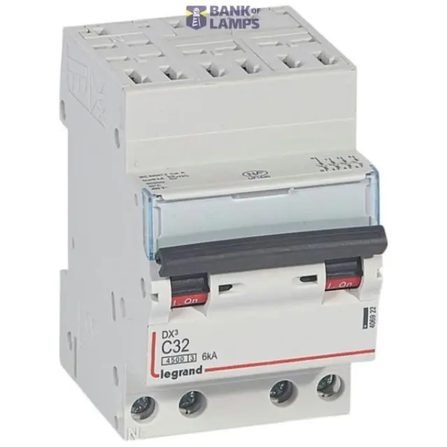Circuit breaker DX³4500 4P 32A C-curve 6kA 400V 3-modules
