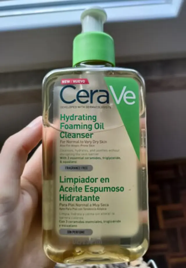 CeraVe Hydrating Foaming Oil Cleanser, Λάδι Καθαρισμού Προσώπου & Σώματος για Κανονικό έως Ξηρό δέρμα με Σκουαλάνιο, Τριγλυκερίδια και Ceramides 236ml