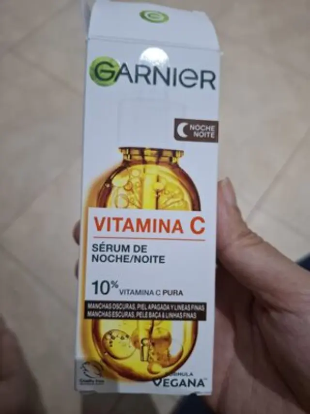 Garnier Skinactive Serum Προσώπου με Βιταμίνη C & Υαλουρονικό Οξύ για Λάμψη 30ml