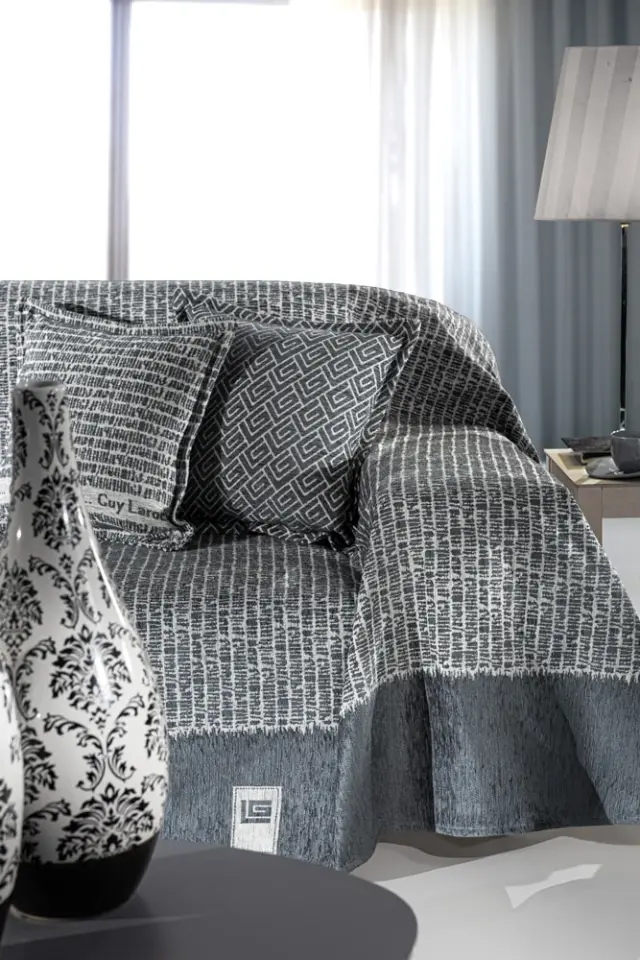 ΡΙΧΤΑΡΙ ΤΡΙΘΕΣΙΟΥ(180x300) PARFAIT ANTHRACITE GUY LAROCHE 2