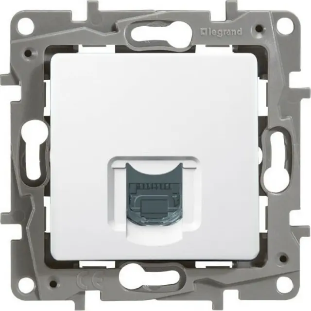 RJ45 socket Niloé category 6 UTP 9 contacts white