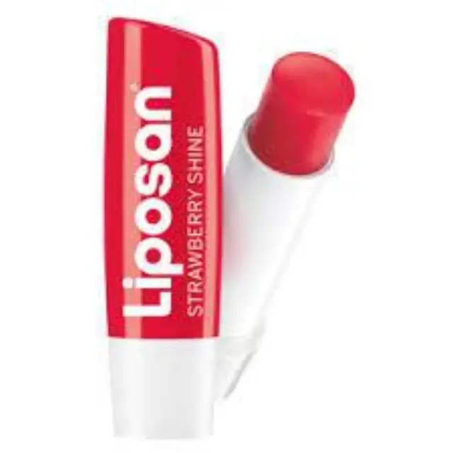 Liposan Strawberry Fruity Shine Φράουλα Ενισχύει τα Χείλη με ένα Απαλό αλλά Χυμώδες Κόκκινο της Φράουλας για Λαμπερό Αποτέλεσμα, 4.8g