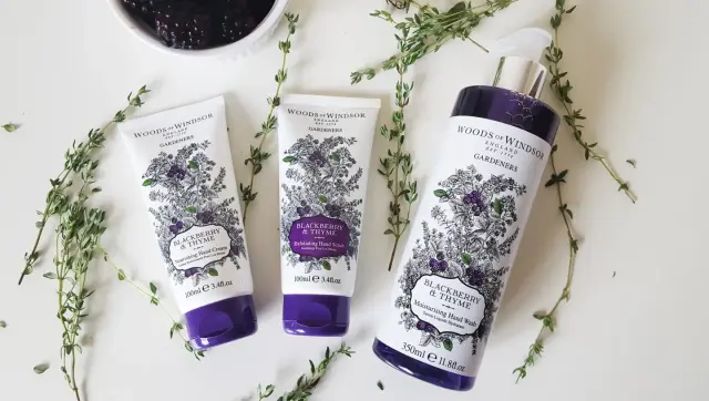 WOODS OF WINDSOR GARDENERS Exfoliating Hand Scrub Blackberry & Thyme Απολεπιστικό χεριών με βατόμουρο και θυμάρι 100ml 3