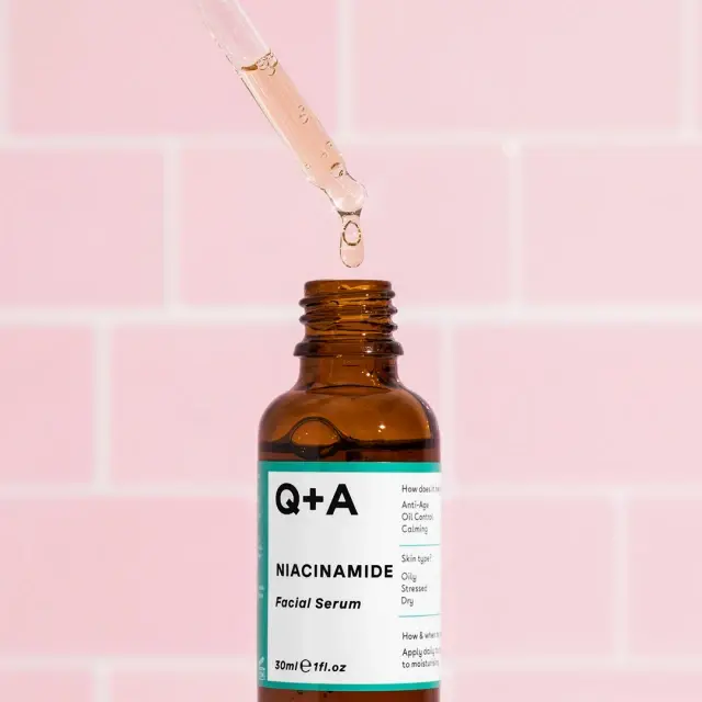 Q+A Niacinamide Facial Serum Ορός Προσώπου με Νιασιναμίδη με Λάμψη, 30ml 2