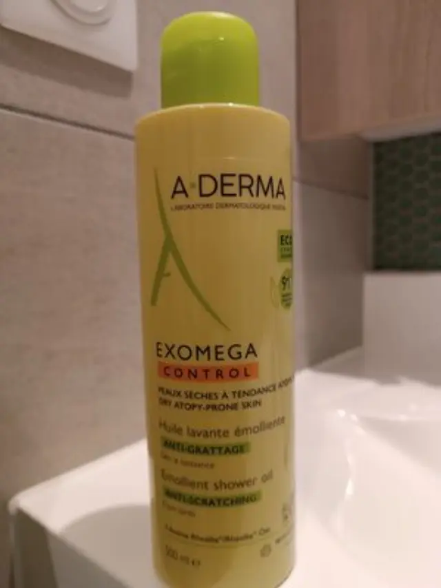 A-Derma Exomega Control Emollient Shower Oil Μαλακτικό Λάδι Καθαρισμού για Ατοπικό Δέρμα, 500ml