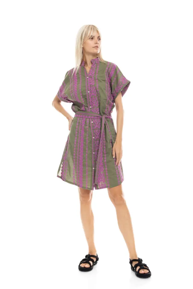 B490 - Type - BEACHWEAR EMBRODERY MAGENTA