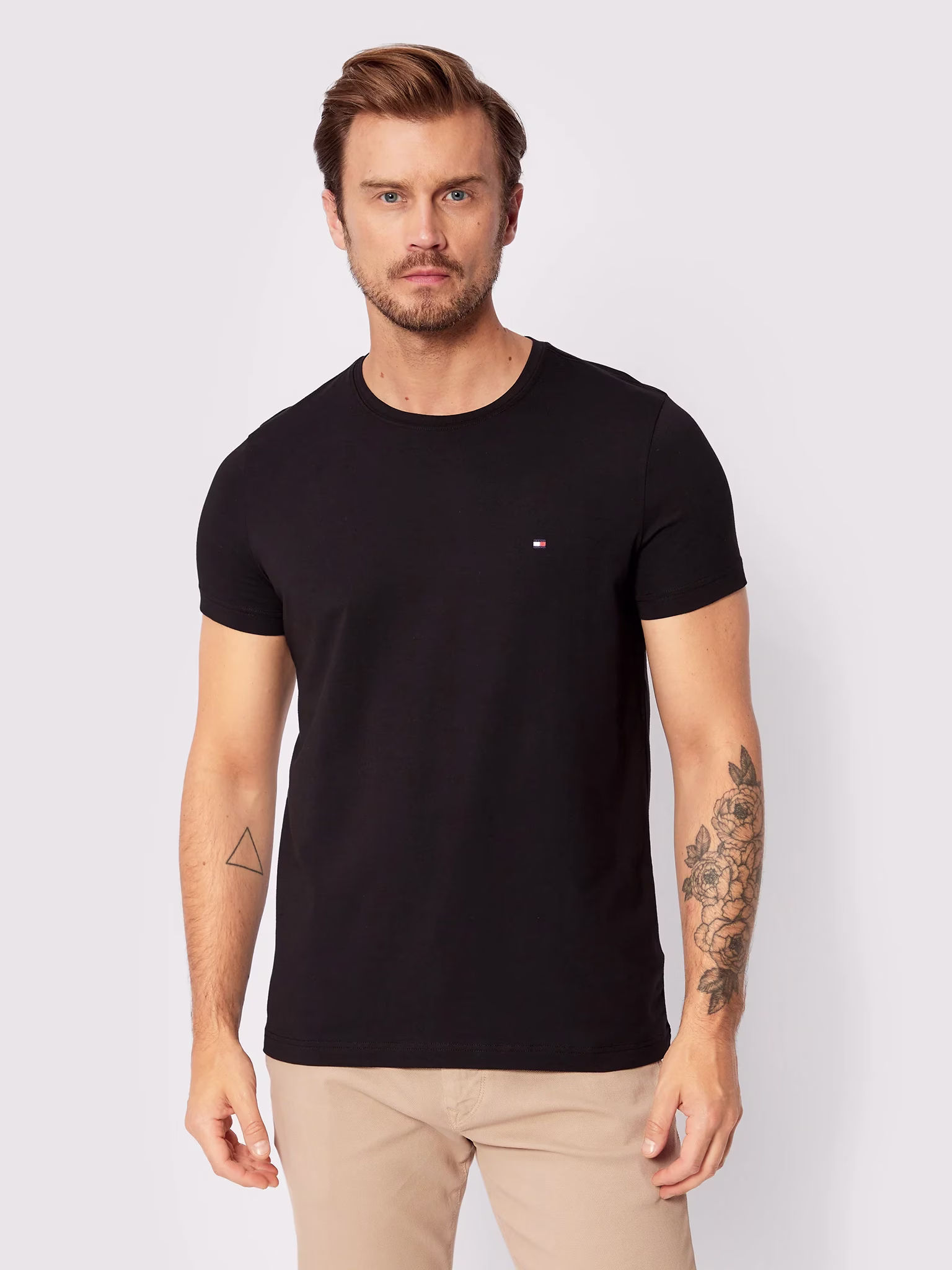 Tommy Hilfiger Ανδρικό ΜαύροT- Shirt Με Λαιμόκοψη Μαύρο