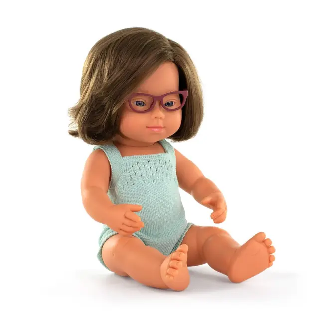 MINILAND DOLLS MINILAND ΚΟΥΚΛΑ ΚΑΥΚΑΣΙΑ 38 CM ΜΕ ΣΥΝΔΡΟΜΟ DOWN ΚΑΙ ΓΥΑΛΙΑ ΜΥΩΠΙΑΣ
