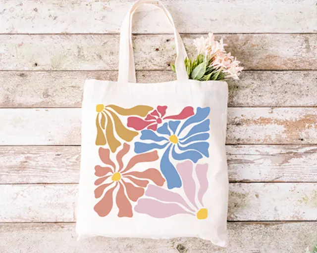 Τσάντα πάνινη υφασμάτινη εκρού με σχέδιο flowers 70s (24) διαστάσεις: 38x40cm μαζί με τα χερούλια 38x70cm