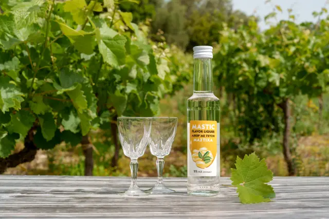 Λικέρ με γεύση μαστίχα 50ml 2