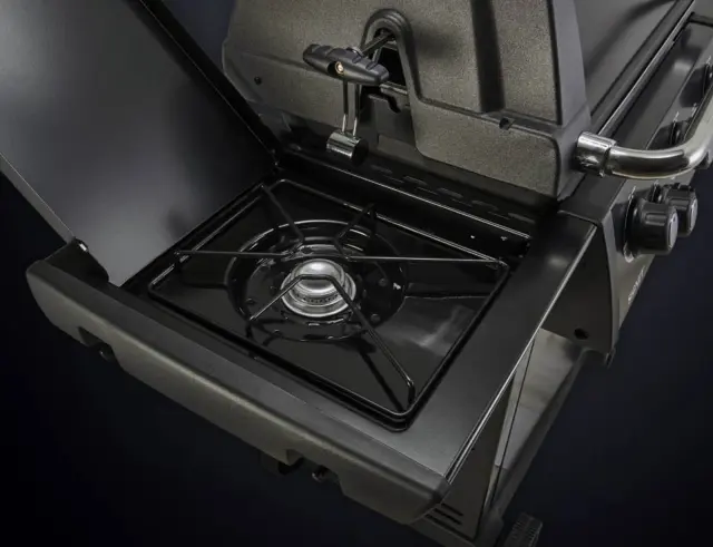 Ψησταριά Υγραερίου Broil King Signet 390 Shadow με πλευρική εστία, μηχανισμό σούβλας, ισχύ 11.4kW + 4.4kW + 2.7kW και διαστάσεις 145x59x149cm9468-83SDW 3