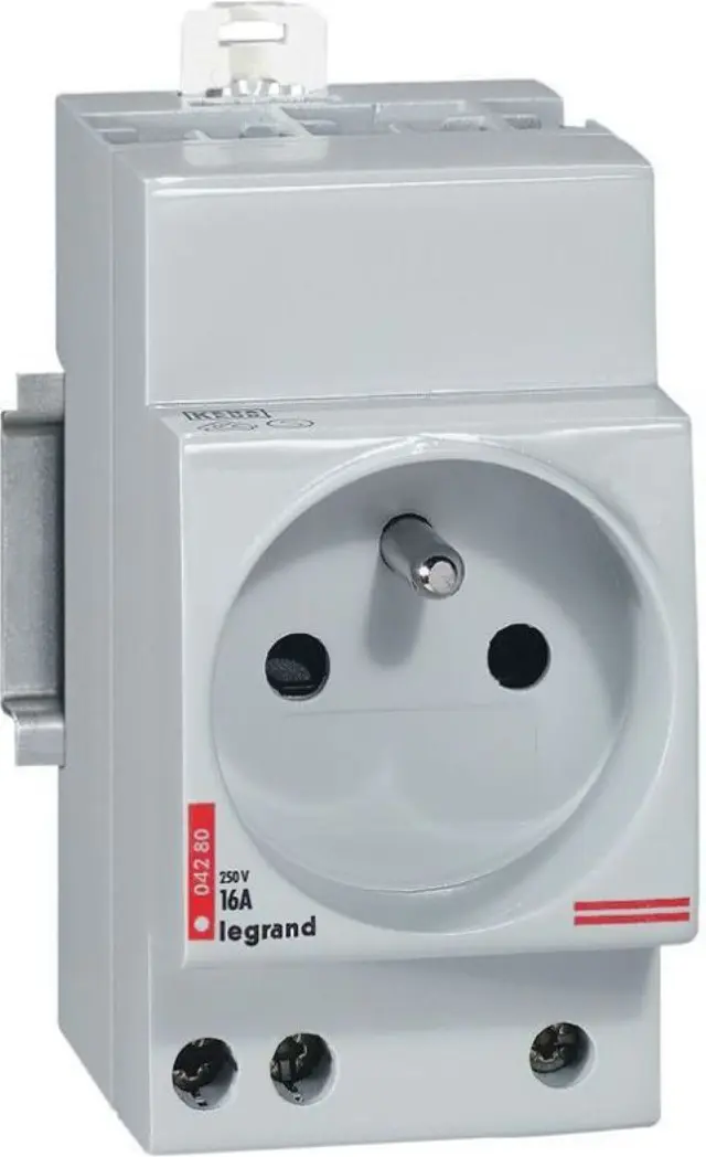 Socket outlet french