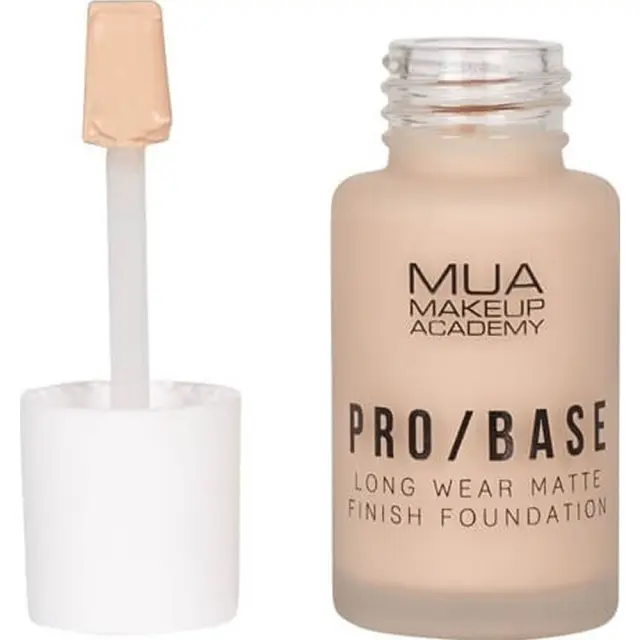 MUA Pro Base Long Wear Matte Finish Liquid Make Up 140 30ml 3